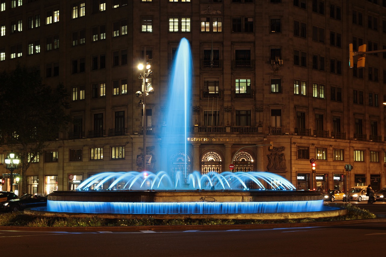 passeig de gracia, barcelona, fountain-56895.jpg